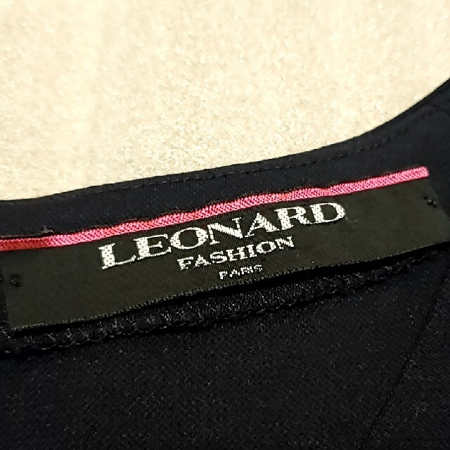 LEONARD(レオナール)のLEONARD  半袖 カットソー  ラインストーン レディースのトップス(カットソー(半袖/袖なし))の商品写真
