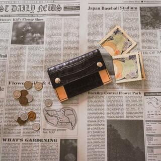 特価　トラッカーウォレット　クロコ型押し　ブラック(折り財布)