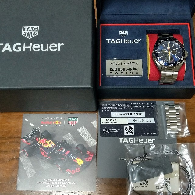 TAG Heuer(タグホイヤー)のタグホイヤー  フォーミュラ１ クロノグラフ  レッドブル レーシングリミテッド メンズの時計(腕時計(アナログ))の商品写真