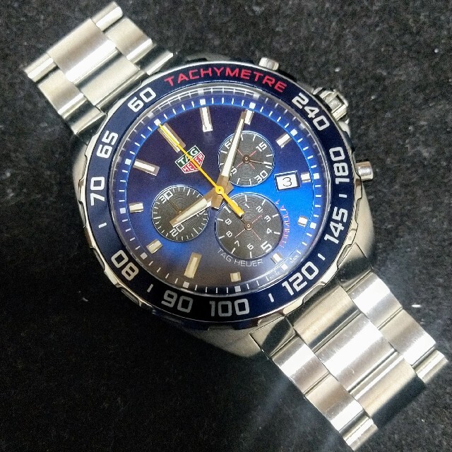 TAG Heuer(タグホイヤー)のタグホイヤー  フォーミュラ１ クロノグラフ  レッドブル レーシングリミテッド メンズの時計(腕時計(アナログ))の商品写真