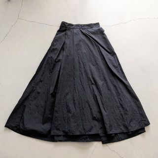 エイトン(ATON)のATON/ HAND DYE TUCK FLARED SKIRT(ロングスカート)