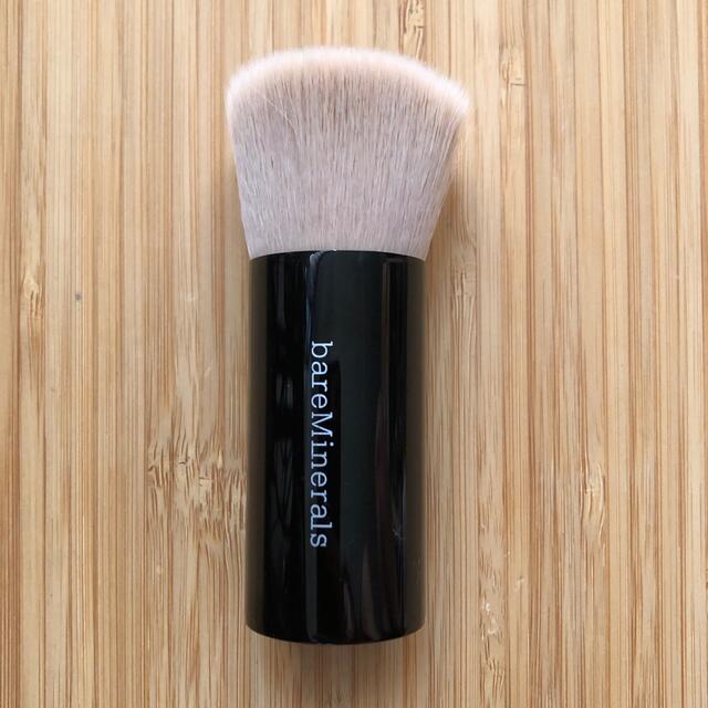 bareMinerals(ベアミネラル)のベアミネラル　ビューティフルフィニッシュブラシ コスメ/美容のメイク道具/ケアグッズ(チーク/フェイスブラシ)の商品写真