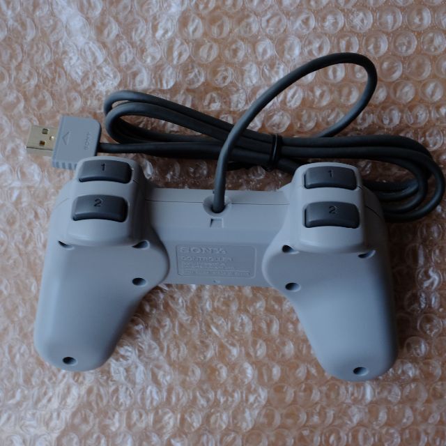 プレステ SCPH-1000R　コントローラー 美品です エンタメ/ホビーのゲームソフト/ゲーム機本体(その他)の商品写真