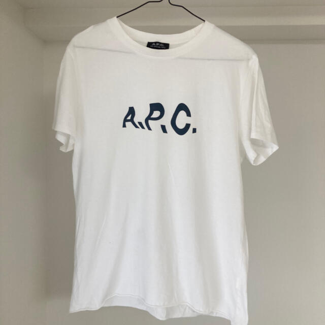 A.P.C(アーペーセー)の【A.P.C. 】アーペーセー/コラボTシャツ/ロゴ/ホワイト/白/Mサイズ レディースのトップス(Tシャツ(半袖/袖なし))の商品写真