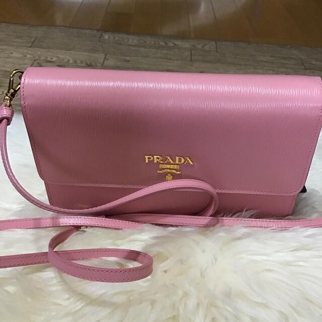 PRADA(プラダ)のプラダ ショルダーバッグ　美品　 レディースのバッグ(ショルダーバッグ)の商品写真