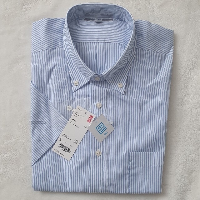 UNIQLO(ユニクロ)のUNIQLO カッターシャツ 半袖 Lサイズ ブルー メンズのトップス(Tシャツ/カットソー(半袖/袖なし))の商品写真
