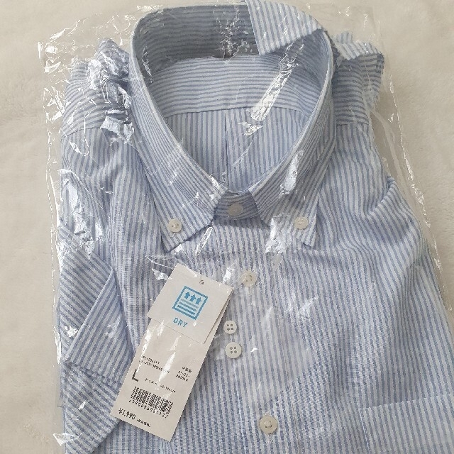 UNIQLO(ユニクロ)のUNIQLO カッターシャツ 半袖 Lサイズ ブルー メンズのトップス(Tシャツ/カットソー(半袖/袖なし))の商品写真