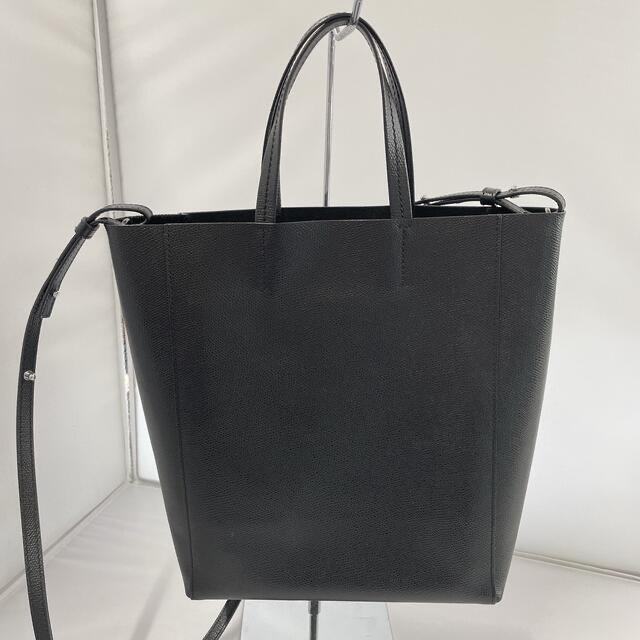 celine(セリーヌ)のセリーヌ　CELINE バーティカル　カバ　スモール　ブラック レディースのバッグ(ショルダーバッグ)の商品写真