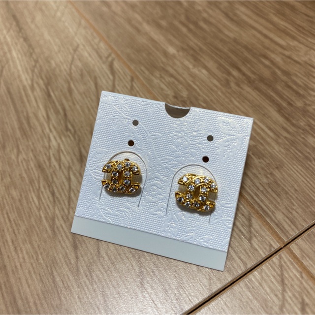 ピアス  新品未使用 レディースのアクセサリー(ピアス)の商品写真