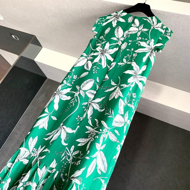 ADORE - 新品同様‼️ADORE さらさら軽やかな落ち感美しいマキシ