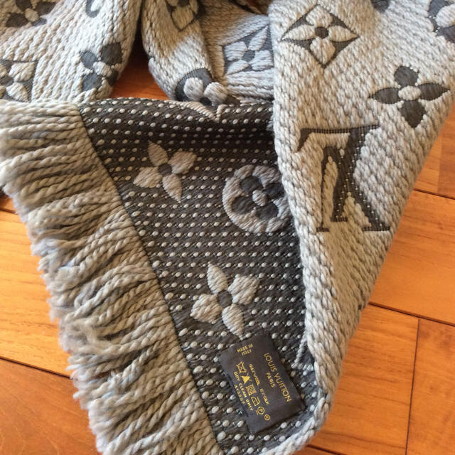 つきみ大幅値下げ中様専用✨LOUIS VUITTON ウール&シルク マフラー つきみ大幅値下げ中様専用✨LOUIS VUITTON ウール&シルク マフラー