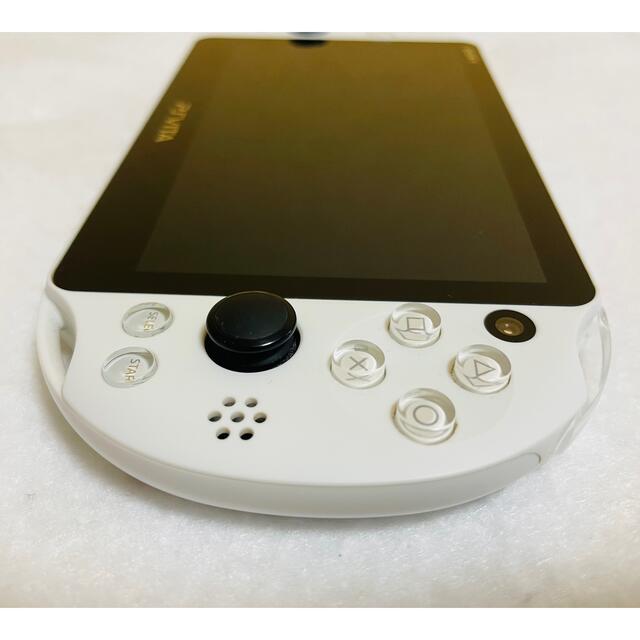 PlayStation Vita(プレイステーションヴィータ)のPSVita PCH-2000 ZA22 本体 グレイシャーホワイト 動作確認済 エンタメ/ホビーのゲームソフト/ゲーム機本体(家庭用ゲーム機本体)の商品写真
