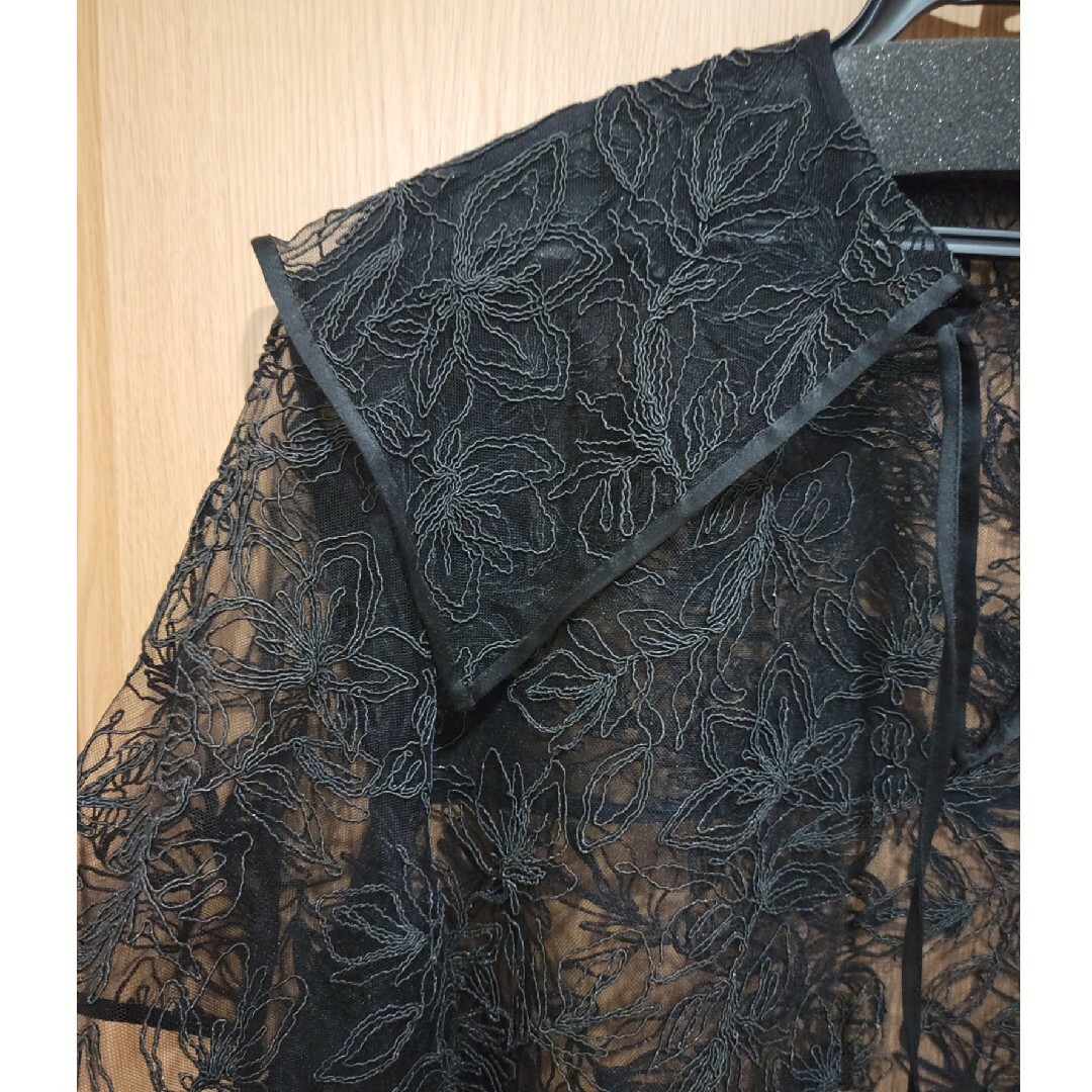 LE CIEL BLEU(ルシェルブルー)のkeito様★ルシェルブルーFlower Embroidery Blouse レディースのトップス(シャツ/ブラウス(半袖/袖なし))の商品写真