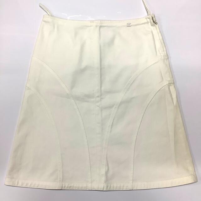 CHANEL(シャネル)のシャネル　CHANEL   スカート　ホワイト　#38サイズ　r274 レディースのスカート(ひざ丈スカート)の商品写真