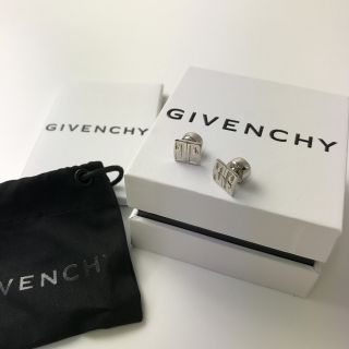 ジバンシィ(GIVENCHY)のGIVENCHY ジバンシィ 4G EARRINGS SILVERY STUD/シルバー ピアス【2400012903227】(イヤリング)