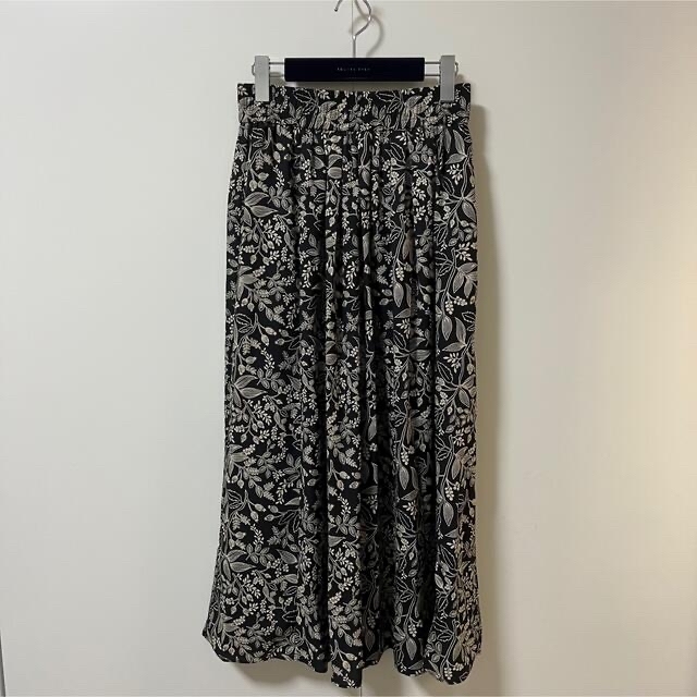 Theory luxe(セオリーリュクス)のお取り置き luxe 22SS 完売 ウォッシャブル フラワープリントスカート レディースのスカート(ロングスカート)の商品写真