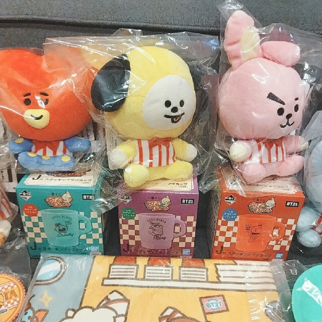 防弾少年団(BTS)(ボウダンショウネンダン)の一番くじ bt21 diner tata chimmy cooky rj エンタメ/ホビーのおもちゃ/ぬいぐるみ(キャラクターグッズ)の商品写真