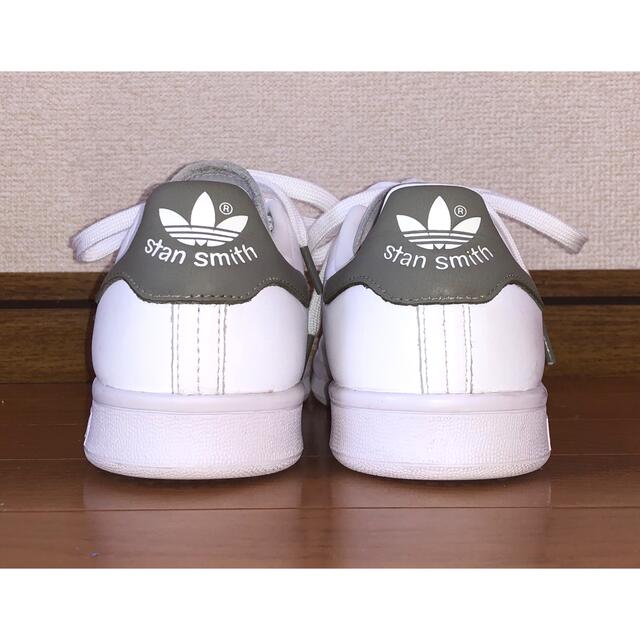 adidas(アディダス)の美品 adidas オリジナルス スタンスミス 23.5cm カーキ オリーブ レディースの靴/シューズ(スニーカー)の商品写真