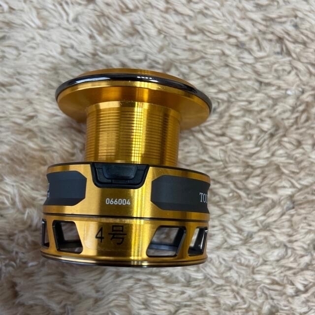 DAIWA(ダイワ)の値下げ‼️ダイワ　18 トーナメントISO 3000SH-LBD 純正スプール スポーツ/アウトドアのフィッシング(リール)の商品写真