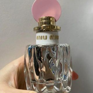 ミュウミュウ(miumiu)のmiumiu フルールダルシャンオードパルファン アブソリュ(香水(女性用))