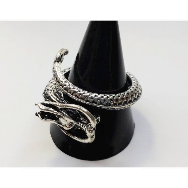 【フリーサイズ】龍　リング　指輪　ドラゴン　竜　神　ヘビ　スネーク メンズのアクセサリー(リング(指輪))の商品写真