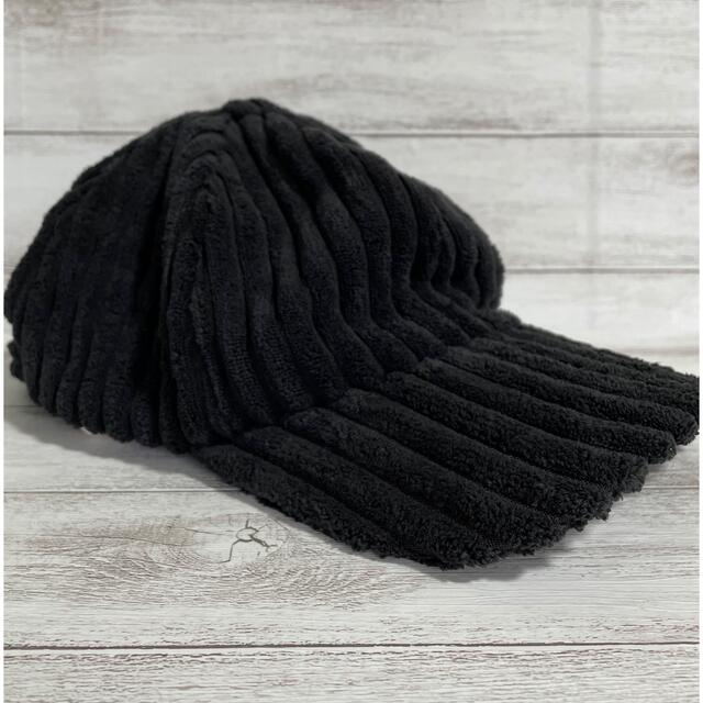 【試着のみ】ブラック　太コーデュロイ　キャップ　帽子 レディースの帽子(キャップ)の商品写真