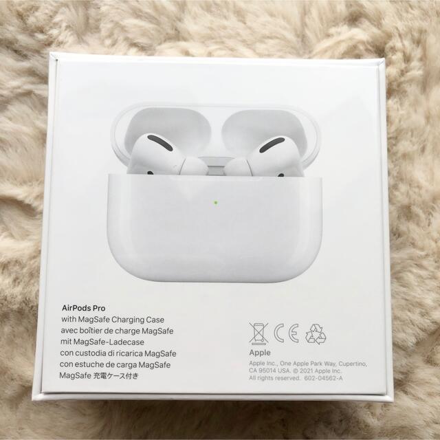 Apple(アップル)の【新品.未開封】AirPods Pro 純正MagSafe・Care+保証付き スマホ/家電/カメラのオーディオ機器(ヘッドフォン/イヤフォン)の商品写真