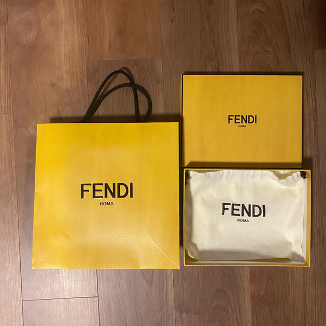 FENDI(フェンディ)のFENDI 紙袋 箱 レディースのバッグ(ショップ袋)の商品写真