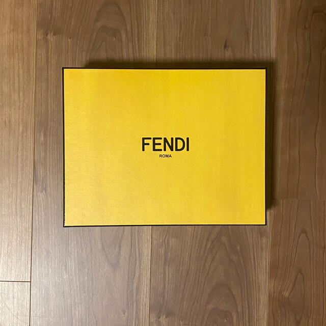 FENDI(フェンディ)のFENDI 紙袋 箱 レディースのバッグ(ショップ袋)の商品写真