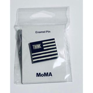 モマ(MOMA)の新品未開封　MOMA ピンバッジ(ブローチ/コサージュ)