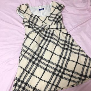 バーバリー(BURBERRY)のBURBERRY ワンピース（オフホワイト）サイズ:38(ミニワンピース)