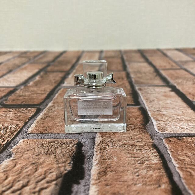 Dior(ディオール)のほぼ未使用　箱なし　ミス ディオール ブルーミング　ブーケ　5ml コスメ/美容の香水(香水(女性用))の商品写真