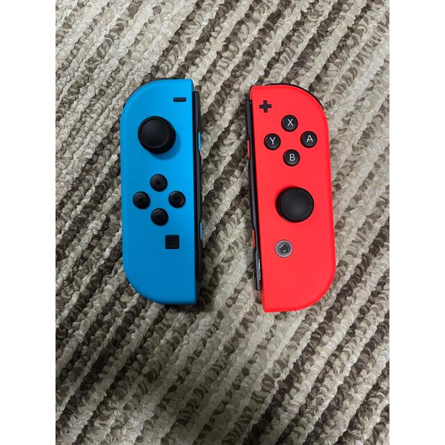 任天堂(ニンテンドウ)のNintendo Switch 本体　JOY-CON(L) ネオンブルー/(R) エンタメ/ホビーのゲームソフト/ゲーム機本体(その他)の商品写真