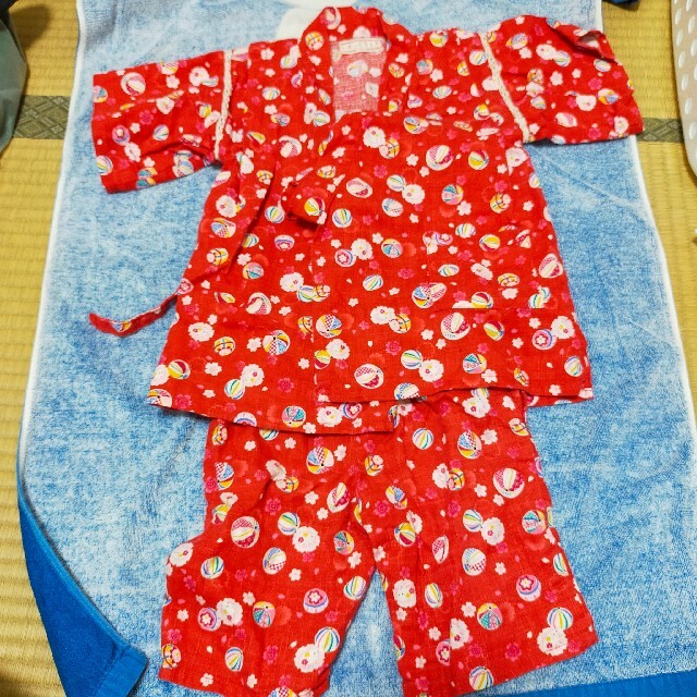 甚平　赤うさぎ　100 キッズ/ベビー/マタニティのキッズ服女の子用(90cm~)(甚平/浴衣)の商品写真