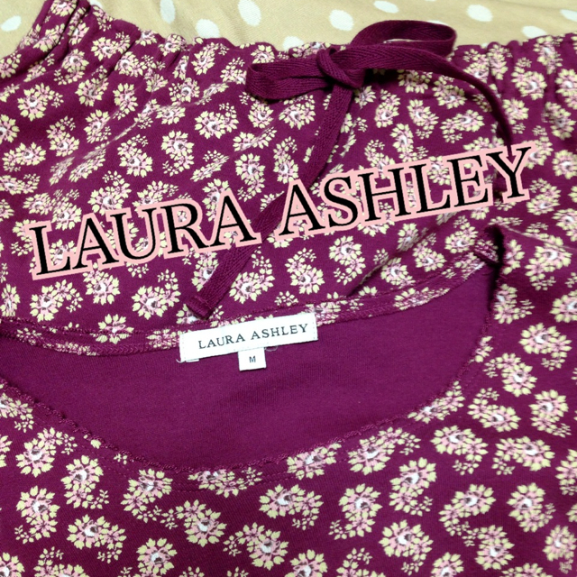 LAURA ASHLEY(ローラアシュレイ)の♡《ローラアシュレイ》セットアップ♡ レディースのルームウェア/パジャマ(ルームウェア)の商品写真