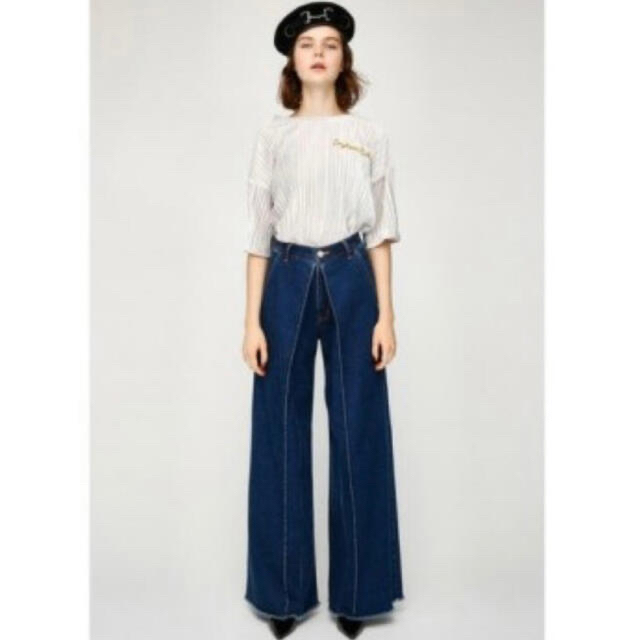 moussy(マウジー)のMOUSSY FRONT TUCK WIDE DENIM デニム　マウジー レディースのパンツ(デニム/ジーンズ)の商品写真