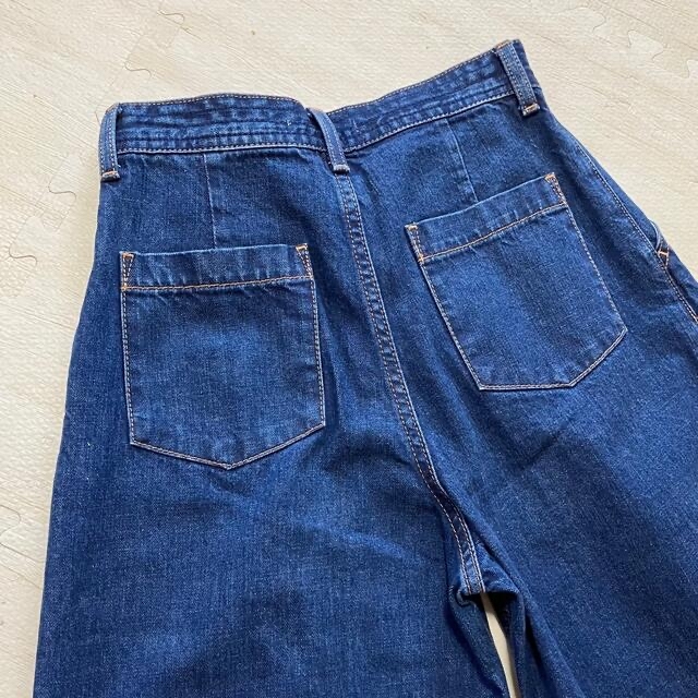 moussy(マウジー)のMOUSSY FRONT TUCK WIDE DENIM デニム　マウジー レディースのパンツ(デニム/ジーンズ)の商品写真