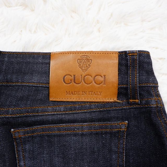Gucci(グッチ)のGUCCI ミニスカートデニム ブラック ストレッチ ロゴチャーム サイズ40 レディースのスカート(ミニスカート)の商品写真