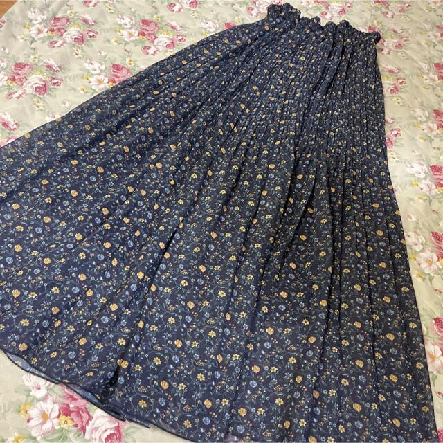 値下げしました ワンデイ 花柄 ロングスカート ネイビー M | フリマアプリ ラクマ