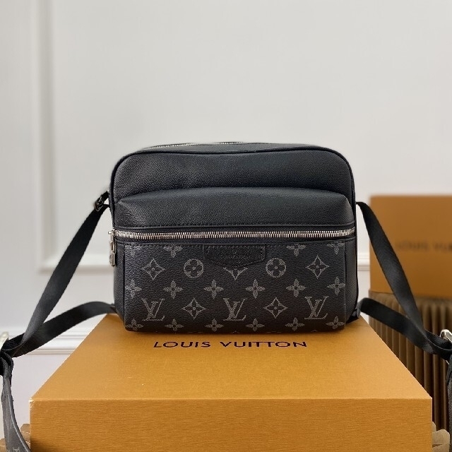 超美品】Louis vuittonルイヴィトン メンズ ショルダーバッグ brad