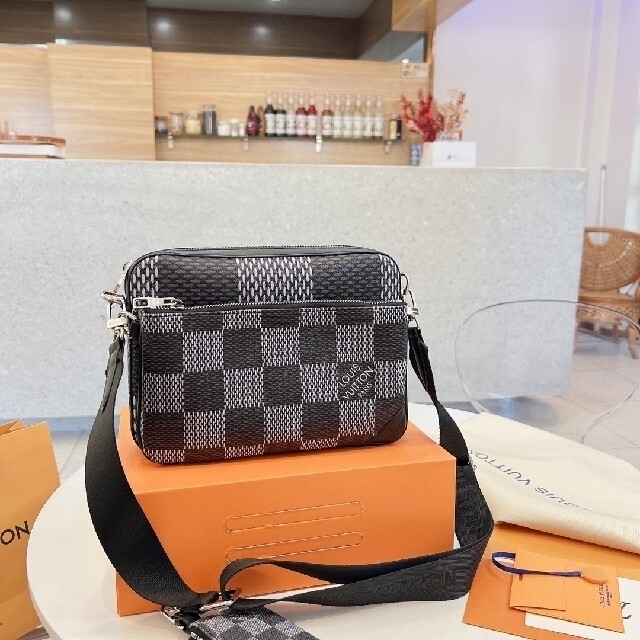 人気格安】LOUIS VUITTON - 大人気の限定 Louis vuittonルイヴィトン