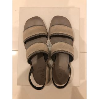 一度着用のみ ブルネロクチネリ モニーレ付きサンダル 39