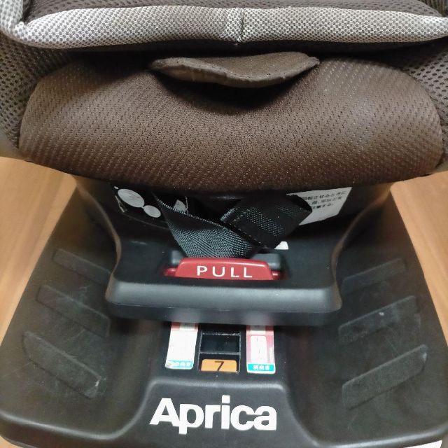 アップリカ クルリラ ISOFIX 3