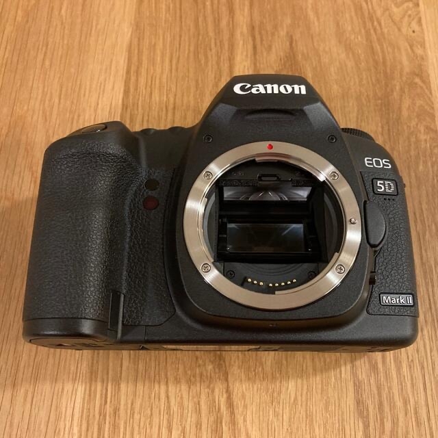 Canon(キヤノン)の超美品Canon EOS5D MarkⅡ スマホ/家電/カメラのカメラ(デジタル一眼)の商品写真