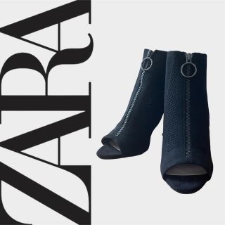 ザラ(ZARA)の通年使えるスラっとしたスタイル見せ効果の【ZARA 】アンクル ヒール ブーツ(ハイヒール/パンプス)