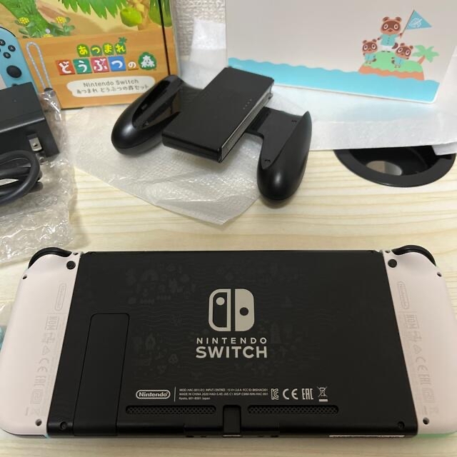 Nintendo Switch(ニンテンドースイッチ)のNintendo Switch スイッチ どうぶつの森 本体 + 正品ケース エンタメ/ホビーのゲームソフト/ゲーム機本体(家庭用ゲーム機本体)の商品写真