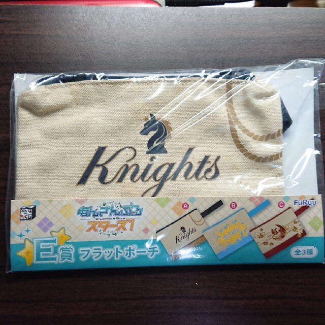 未開封 Knights　フラットポーチ　みんなのくじ　あんさんぶるスターズ エンタメ/ホビーのアニメグッズ(その他)の商品写真