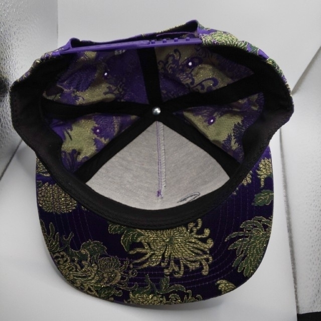 Supreme(シュプリーム)の未使用 Supreme Eastern Floral 5 Panelパープル💜 メンズの帽子(キャップ)の商品写真