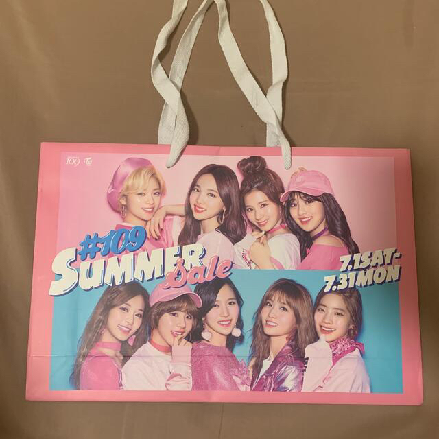 TWICE(トゥワイス)のTWICE 109 ショッピングバッグ ショッパー 紙袋 エンタメ/ホビーのCD(K-POP/アジア)の商品写真