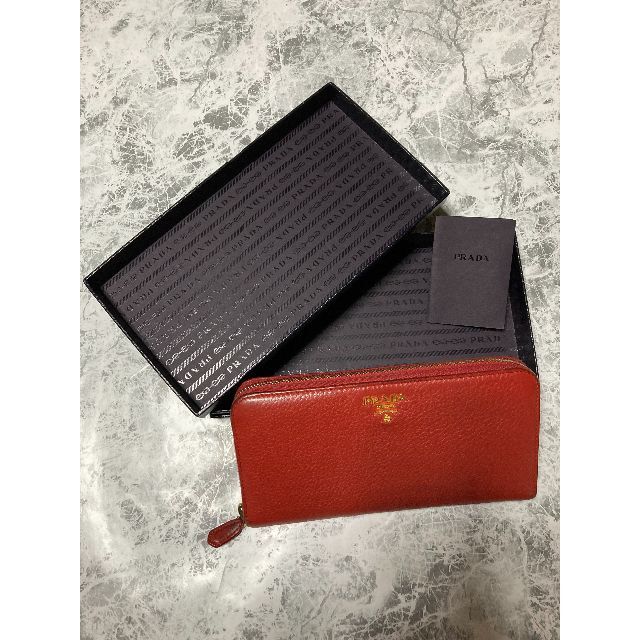 PRADA(プラダ)のプラダ 財布 長財布 レディースのファッション小物(財布)の商品写真